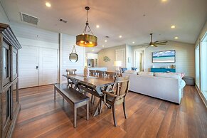 Blue Marlin at Trout Street Balcony w Marina Views Walk to Port A Nigh