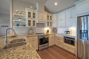 Blue Marlin at Trout Street Balcony w Marina Views Walk to Port A Nigh