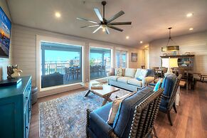 Blue Marlin at Trout Street Balcony w Marina Views Walk to Port A Nigh