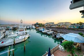 Blue Marlin at Trout Street Balcony w Marina Views Walk to Port A Nigh