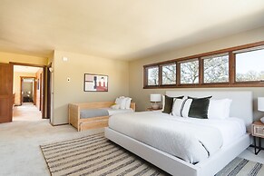 Gable by Avantstay Beautiful 3 5 Acre Oasis w Gorgeous Views Pool Hot 