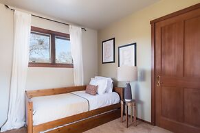 Gable by Avantstay Beautiful 3 5 Acre Oasis w Gorgeous Views Pool Hot 