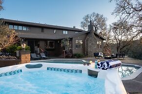 Gable by Avantstay Beautiful 3 5 Acre Oasis w Gorgeous Views Pool Hot 