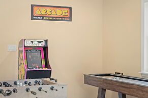 Stephen Way by Avantstay Hot Tub Game Room Albrightsville