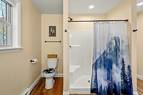 Stephen Way by Avantstay Hot Tub Game Room Albrightsville