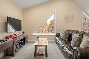 Stephen Way by Avantstay Hot Tub Game Room Albrightsville