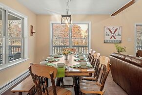 Stephen Way by Avantstay Hot Tub Game Room Albrightsville