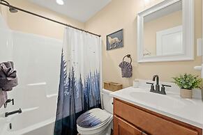 Stephen Way by Avantstay Hot Tub Game Room Albrightsville