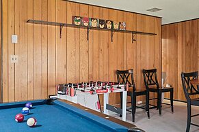 Mountain Magic by Avantstay Firepit Game Room - Pool Table Foosball