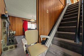 Mountain Magic by Avantstay Firepit Game Room - Pool Table Foosball