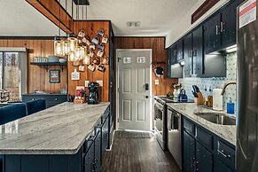 Mountain Magic by Avantstay Firepit Game Room - Pool Table Foosball