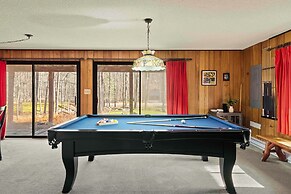 Mountain Magic by Avantstay Firepit Game Room - Pool Table Foosball