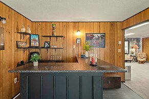 Mountain Magic by Avantstay Firepit Game Room - Pool Table Foosball