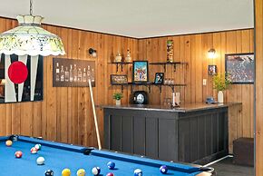 Mountain Magic by Avantstay Firepit Game Room - Pool Table Foosball