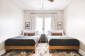 Stapleton Mcgraw by Avantstay 2 Units Sleeps 16 Spacious Home in Nashv