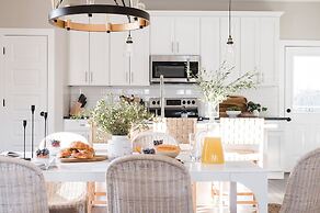 Stapleton Mcgraw by Avantstay 2 Units Sleeps 16 Spacious Home in Nashv