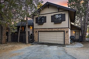 Viewtopia by Avantstay Lakefront Views Hot Tub