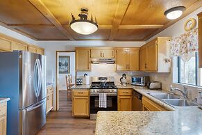 Viewtopia by Avantstay Lakefront Views Hot Tub