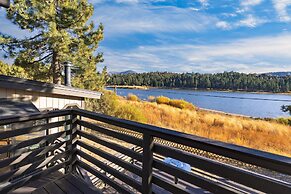Viewtopia by Avantstay Lakefront Views Hot Tub