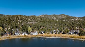 Viewtopia by Avantstay Lakefront Views Hot Tub