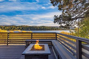 Viewtopia by Avantstay Lakefront Views Hot Tub
