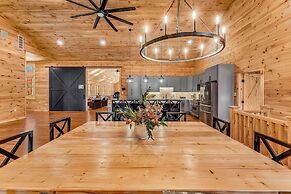 Grand Timber by Avantstay Indoor Pool Sauna Sports Court Game Room Mor