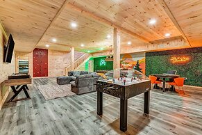 Grand Timber by Avantstay Indoor Pool Sauna Sports Court Game Room Mor