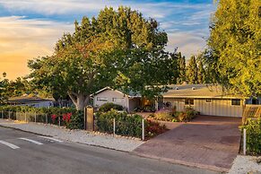 Hummingbird Haven by Avantstay Dog-friendly Near the Beach Huge Yard H