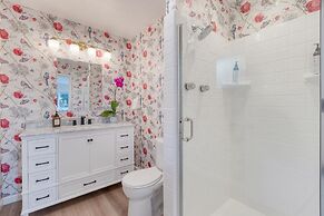 Hummingbird Haven by Avantstay Dog-friendly Near the Beach Huge Yard H