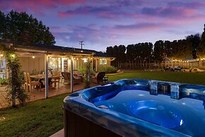 Hummingbird Haven by Avantstay Dog-friendly Near the Beach Huge Yard H