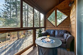 Denton by Avantstay Hot Tub Enclosed Deck w Fire Pit Near Skiing Lake
