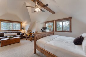 Denton by Avantstay Hot Tub Enclosed Deck w Fire Pit Near Skiing Lake