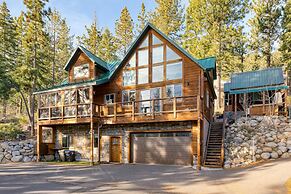 Denton by Avantstay Hot Tub Enclosed Deck w Fire Pit Near Skiing Lake