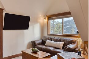 Denton by Avantstay Hot Tub Enclosed Deck w Fire Pit Near Skiing Lake