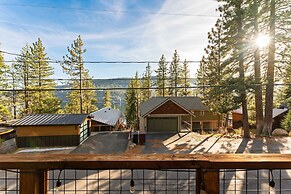 Denton by Avantstay Hot Tub Enclosed Deck w Fire Pit Near Skiing Lake