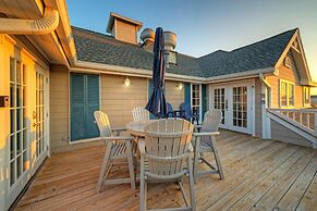 Sailfish at Trout Street Waterfront Escape Patio Walk to Port A Nightl