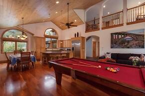 Donner Ridge by Avantstay Minutes to Skiing Deck Ping Pong Pool Table