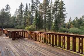 Donner Ridge by Avantstay Minutes to Skiing Deck Ping Pong Pool Table