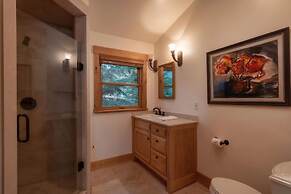 Donner Ridge by Avantstay Minutes to Skiing Deck Ping Pong Pool Table