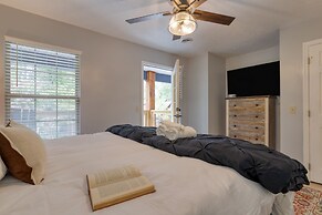 Gatlinburg Getaway by Avantstay 9bdr Sleeps 22 Hot tub Movie Theater