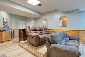 Gatlinburg Getaway by Avantstay 9bdr Sleeps 22 Hot tub Movie Theater