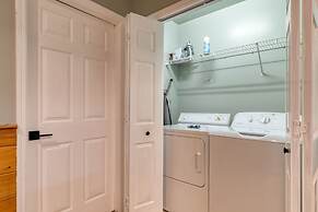 Gatlinburg Getaway by Avantstay 9bdr Sleeps 22 Hot tub Movie Theater