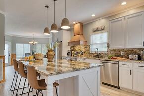 Gatlinburg Getaway by Avantstay 9bdr Sleeps 22 Hot tub Movie Theater