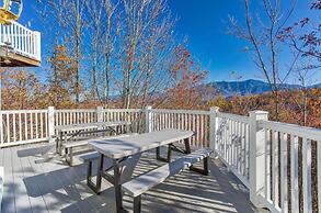 Gatlinburg Getaway by Avantstay 9bdr Sleeps 22 Hot tub Movie Theater