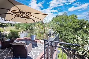 Kenwood Vista by Avantstay 7acres w Pool Fire Pit Vineyard Views