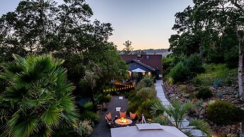 Kenwood Vista by Avantstay 7acres w Pool Fire Pit Vineyard Views