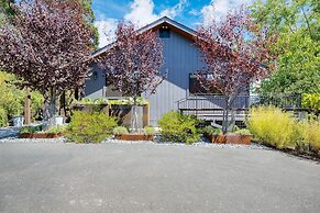Kenwood Vista by Avantstay 7acres w Pool Fire Pit Vineyard Views
