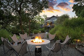 Kenwood Vista by Avantstay 7acres w Pool Fire Pit Vineyard Views