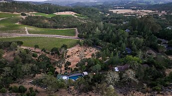 Kenwood Vista by Avantstay 7acres w Pool Fire Pit Vineyard Views