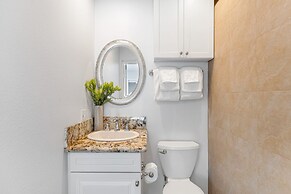 Sandy by Avantstay Oceanview Steps to Beach Patio w Fire Pit Dining Ar